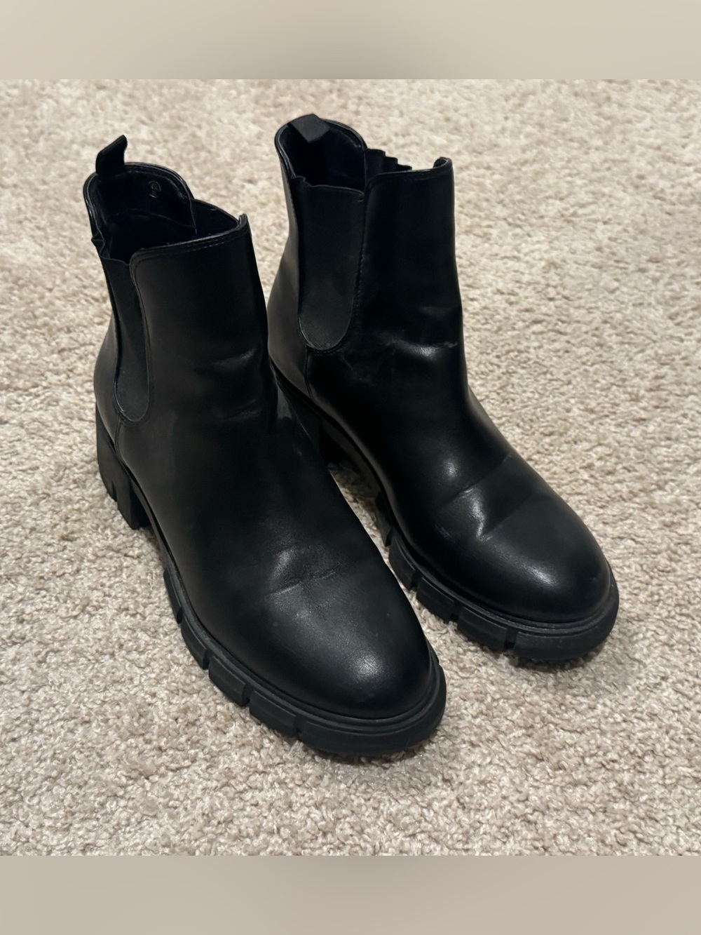 Chelsea Lug Boots - Sleek Slip-On Style